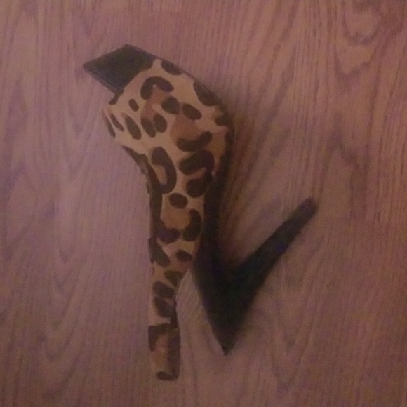 Heels/pumps - Picture 5 of 8